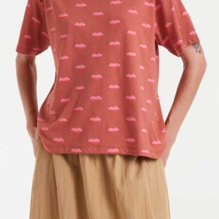 Give Me A Kiss Tee *XS-XL*