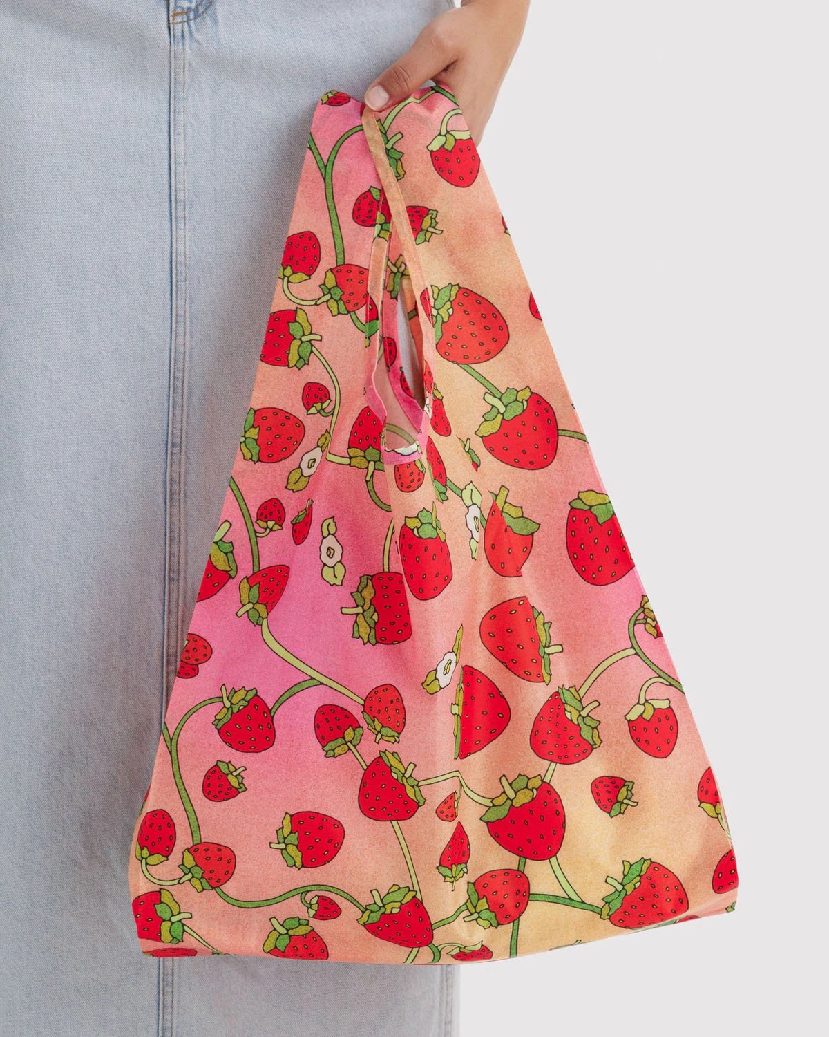 personify-spring-standard-baggu-strawberry-blossom-2.jpg